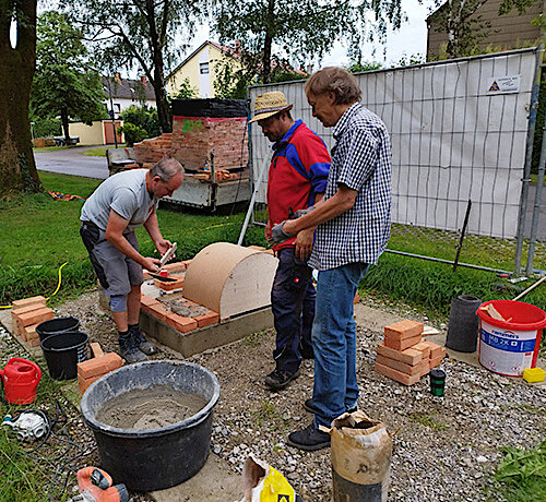Das Brotbackhaus in Puchheim-Ort – Von der Theorie zur „(be-)greifbaren“ Praxis